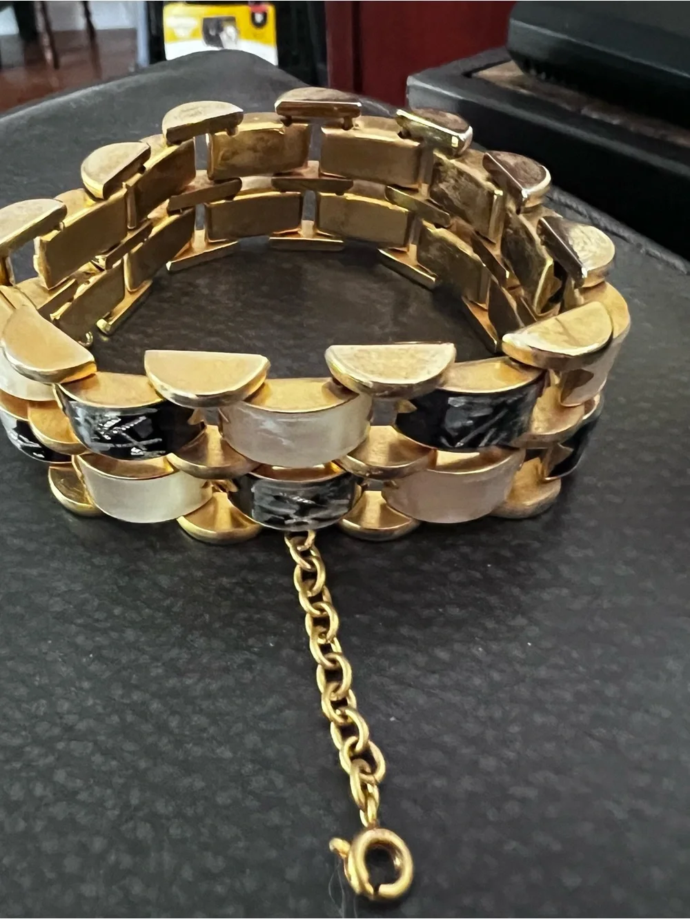 Gold-Tone Bracelet with Black and Cream mother-of-pearl Links - Picture 5 of 11